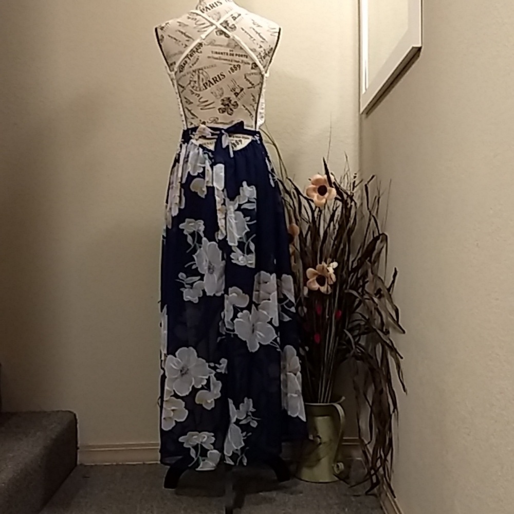 1LEFT⬇️SALE⬇️5⭐s  Beautiful Hi-Low Maxi - Picture 4 of 5